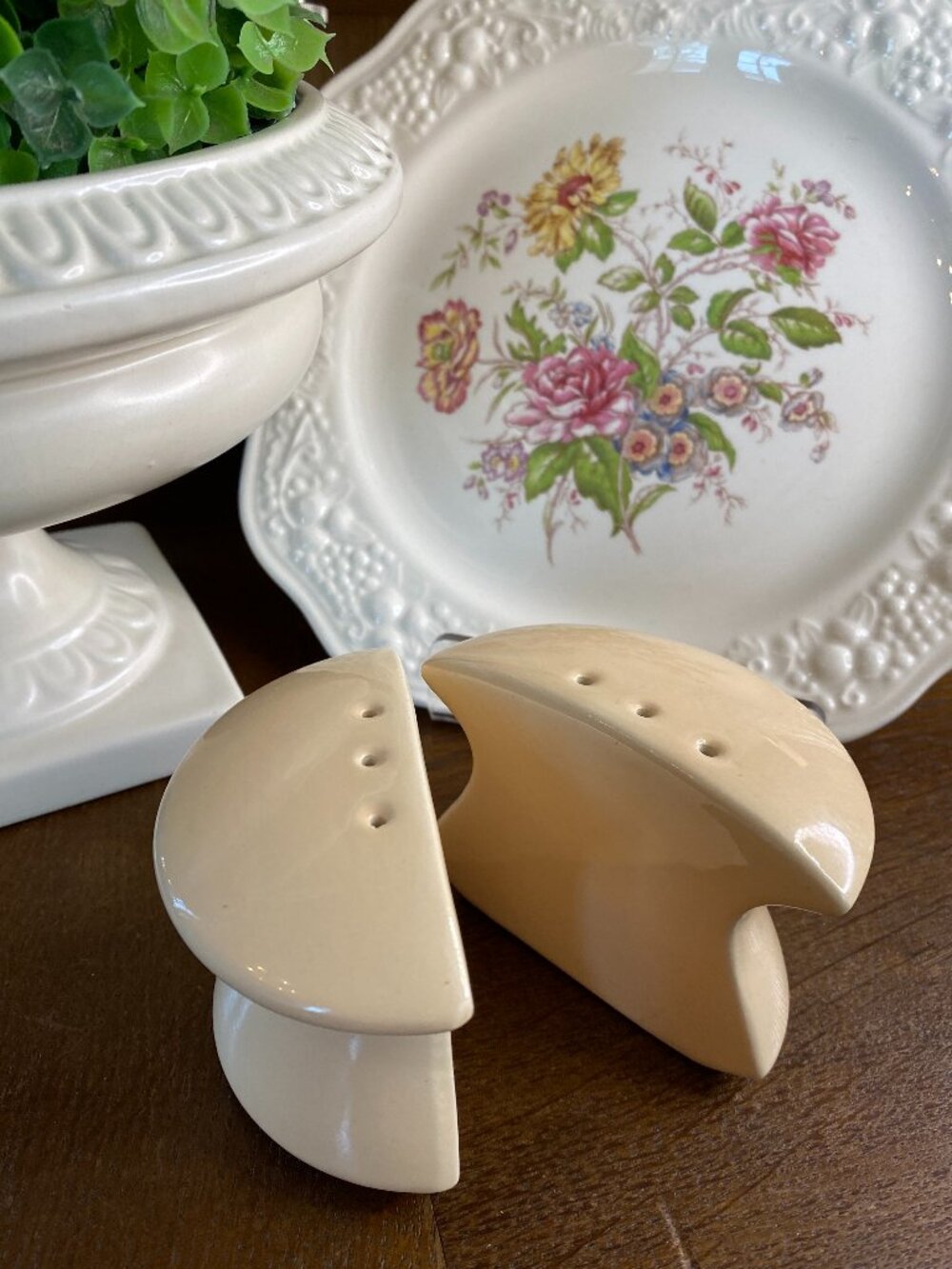 Franciscan Gingersnap Maypole Mushroom Shape Salt & Pepper Shakers Yellow
